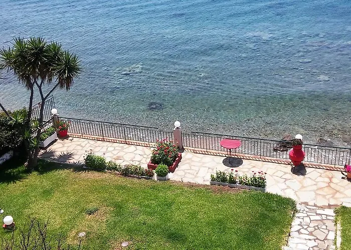 Apartament Alexiadis Ajia Paraskiewi